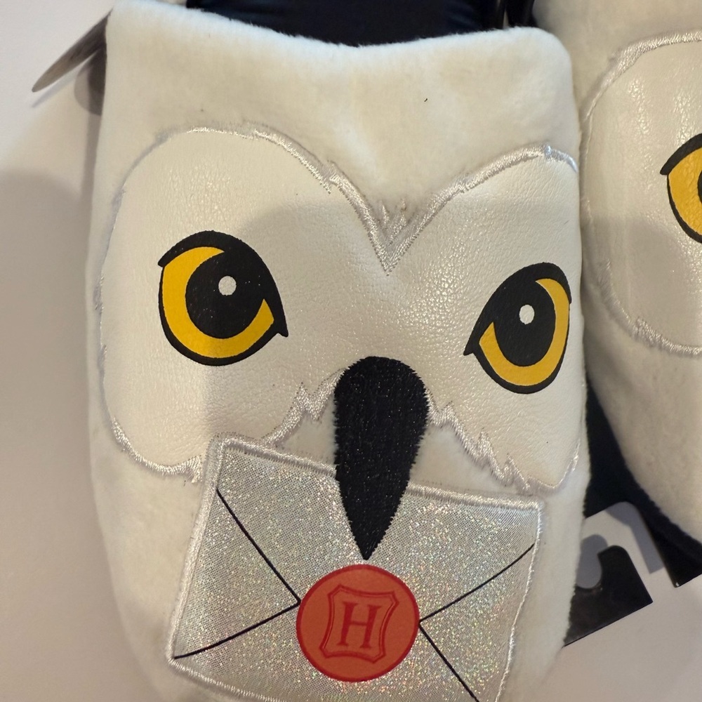 NWT Harry Potter Hedwig Plush Slippers Unisex Slip On Women 6-9 Men 5-8 - Picture 6 of 6
